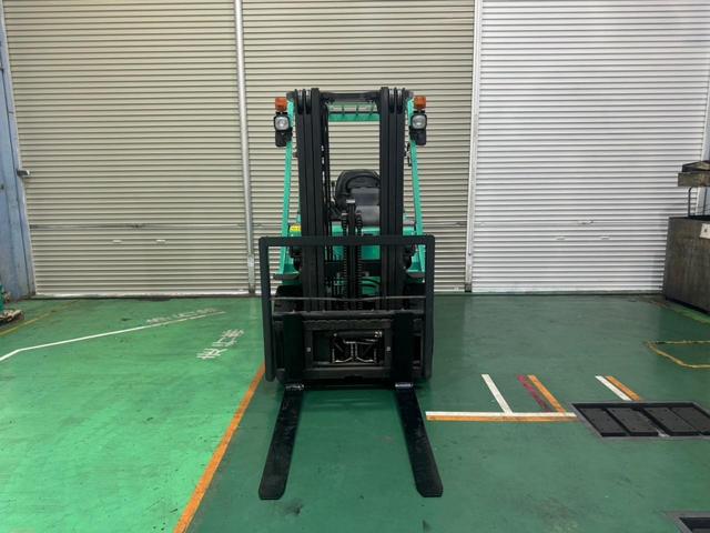三菱  フォークリフト・型式KFDE25T・燃料タイプディーゼル(軽油)・荷重2.1t・揚高4.3M・マスト3段フルフリーサイドシフト5SS25DM 公道走行可 アワーメーター1466h(5枚目)