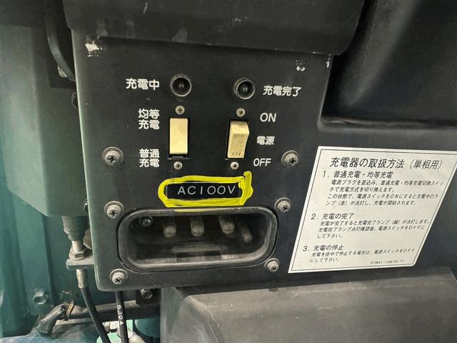 トヨタ 　フォークリフト　型式３ＦＢＫＬ７・燃料タイプバッテリー・最大荷重０．７ｔ・最大揚高２．５ｍ・マストの種類２段（14枚目）