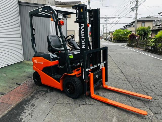 日本 　ニチユフォークリフトの型式ＦＢ１５Ｐ－８０－３００ＳＦ・燃料タイプバッテリー・荷重１．５ｔ・揚高３．０ｍ・マストの種類２段・サイドシフト（8枚目）