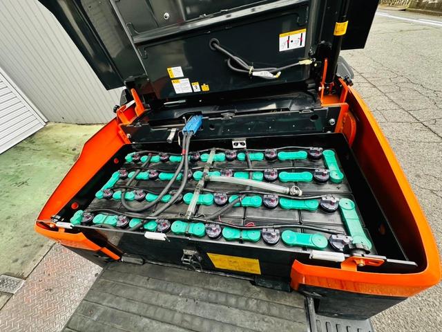 日本 　ニチユフォークリフトの型式ＦＢ１５Ｐ－８０－３００ＳＦ・燃料タイプバッテリー・荷重１．５ｔ・揚高３．０ｍ・マストの種類２段・サイドシフト（9枚目）