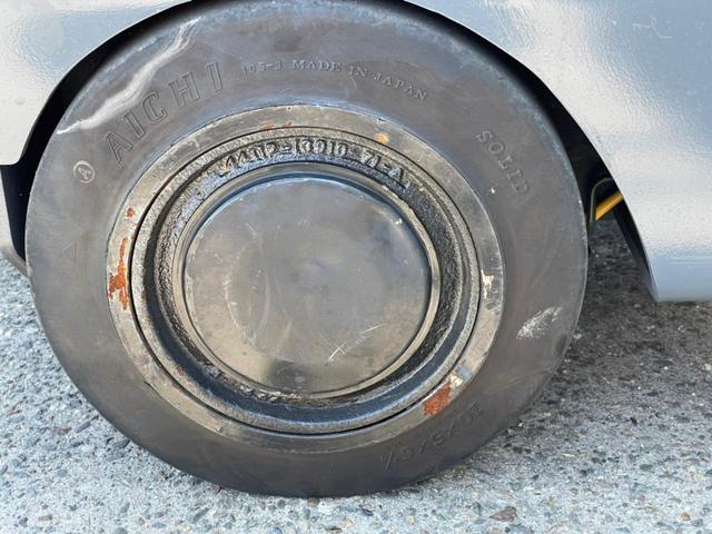 トヨタ  フォークリフト・型式7FBR10・燃料タイプバッテリー・最大荷重1t・最大揚高3.0m・マストの種類2段・フォークシフター 公道走行可 アワーメーター5505h(14枚目)