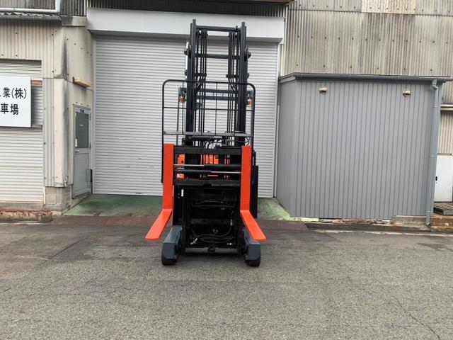 トヨタ  フォークリフト・型式7FBRS15・燃料タイプバッテリー・最大荷重1.1t・最大揚高4.0m・マストの種類2段・サイドシフト・フォークシフター 公道走行可 8,829h(8枚目)