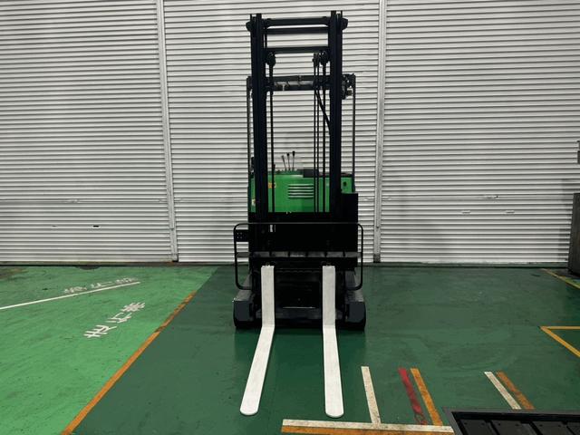 トヨタ 　フォークリフト・型式７ＦＢＲ１５・燃料タイプバッテリー・最大荷重１．５ｔ・最大揚高４．０ｍ・マストの種類２段・ＳＶ　公道走行可　アワーメーター１２１３６ｈ（4枚目）