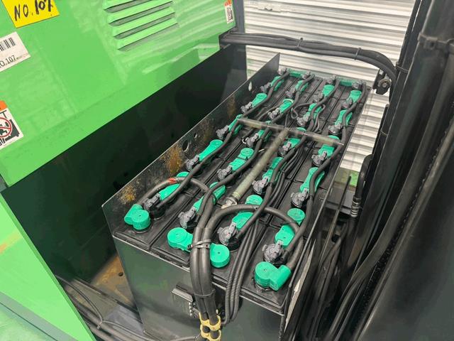 トヨタ 　フォークリフト・型式７ＦＢＲ１５・燃料タイプバッテリー・最大荷重１．５ｔ・最大揚高４．０ｍ・マストの種類２段・ＳＶ　公道走行可　アワーメーター１２１３６ｈ（9枚目）
