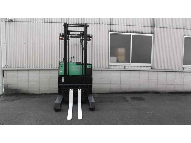 トヨタ  中古フォークリフト・7FBR15・燃料タイプバッテリー・バッテリーリーチ・最大荷重1.5t・最大揚高4.0m・2段マスト 公道走行可 アワーメーター14030h(4枚目)
