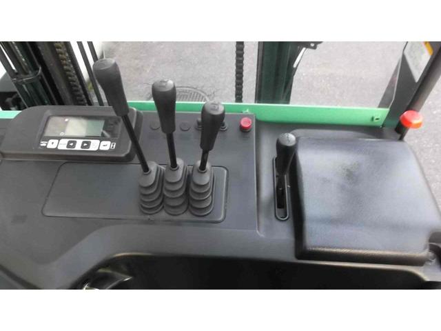 トヨタ  中古フォークリフト・7FBR15・燃料タイプバッテリー・バッテリーリーチ・最大荷重1.5t・最大揚高4.0m・2段マスト 公道走行可 アワーメーター14030h(6枚目)