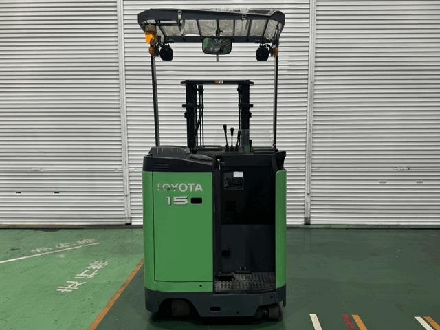トヨタ  フォークリフト・型式7FBR15・燃料タイプバッテリー・最大荷重1.5t・最大揚高3.0m・マストの種類2段 公道走行可 6,680h(6枚目)