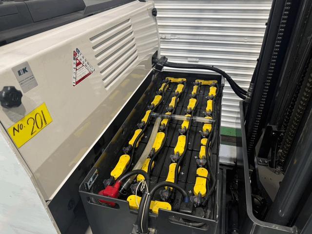日本 　ニチユフォークリフト型式ＦＢＲＭＷ１４－８５－４３０Ｍ・燃料タイプバッテリー・荷重１．４ｔ・揚高４．３ｍマストの種類３段フルフリー・アタッチメント名無し（11枚目）