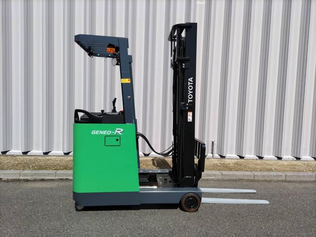 トヨタ  フォークリフト・型式7FBR15・燃料タイプバッテリー・最大荷重1.5t・最大揚高4.0m・マストの種類2段 公道走行可 8,897h(4枚目)