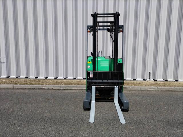 トヨタ  フォークリフト・型式7FBR15・燃料タイプバッテリー・最大荷重1.5t・最大揚高4.0m・マストの種類2段 公道走行可 8,897h(6枚目)