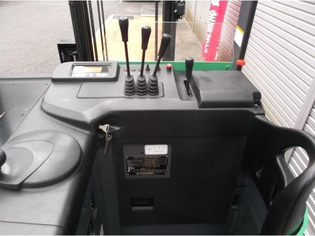 トヨタ  フォークリフト・型式7FBR15・燃料タイプバッテリー・最大荷重1.5t・最大揚高4.0m・マストの種類2段 公道走行可 アワーメーター9887h(6枚目)