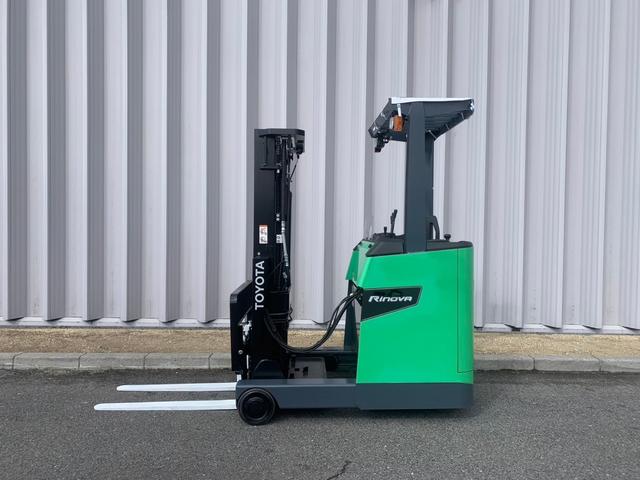 トヨタ 　フォークリフト・型式８ＦＢＲ１５・燃料タイプバッテリー・荷重１．４５ｔ・揚高４．５Ｍ・マスト３段フルフリー・アタッチメント無し　公道走行可　アワーメーター３２７９ｈ（3枚目）