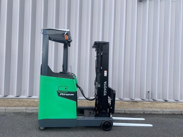 トヨタ 　フォークリフト・型式８ＦＢＲ１５・燃料タイプバッテリー・荷重１．４５ｔ・揚高４．５Ｍ・マスト３段フルフリー・アタッチメント無し　公道走行可　アワーメーター３２７９ｈ（6枚目）