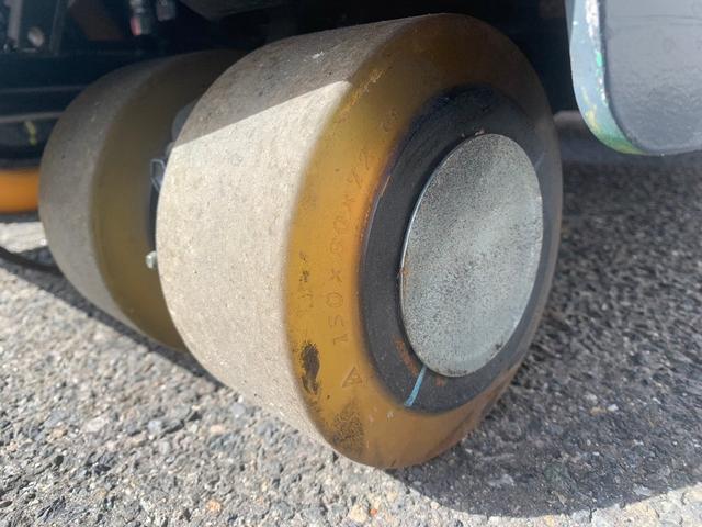 トヨタ 　フォークリフト・型式８ＦＢＲ１５・燃料タイプバッテリー・荷重１．４５ｔ・揚高４．５Ｍ・マスト３段フルフリー・アタッチメント無し　公道走行可　アワーメーター３２７９ｈ（16枚目）