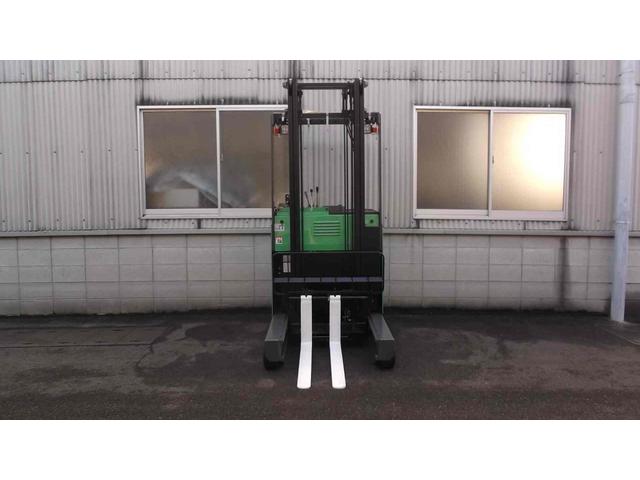 トヨタ  フォークリフト・型式7FBR15・燃料タイプバッテリー・最大荷重1.5t・最大揚高4.0m・マストの種類2段 公道走行可 10,712h(4枚目)