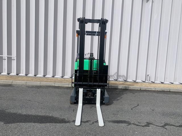 トヨタ 　フォークリフト・型式８ＦＢＲ１８・燃料タイプバッテリー・荷重１．３５ｔ・揚高５．５Ｍ・マスト３段フルフリー・アタッチメント無し（4枚目）