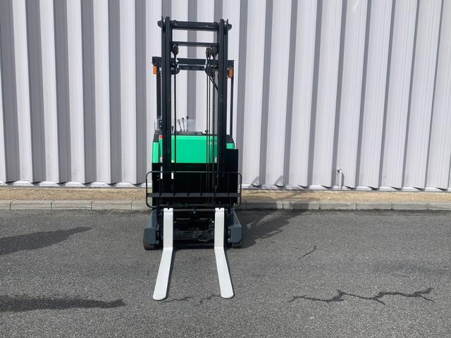 トヨタ 　フォークリフト・型式８ＦＢＲ１５・燃料タイプバッテリー・最大荷重１．５ｔ・最大揚高４．０ｍ・マストの種類２段（6枚目）