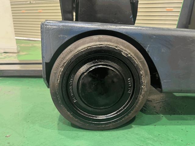トヨタ  フォークリフト・型式7FBR18・燃料タイプバッテリー・荷重1.8t・揚高4.0M・マスト2段・アタッチメント無し 公道走行可 5,922h(12枚目)
