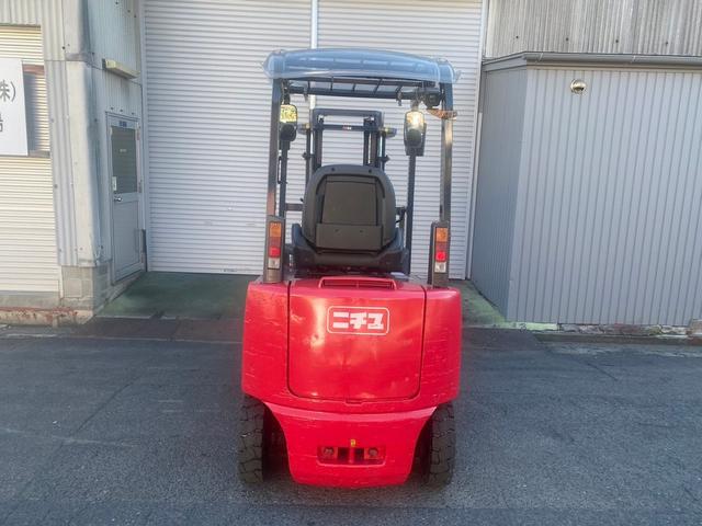 日本  ニチユフォークリフト・型式FB15PN-77-300AF・燃料タイプバッテリー・荷重1.43t・揚高3.0M・マスト2段・アタッチメントフォークシフター 公道走行可 6,168h(7枚目)