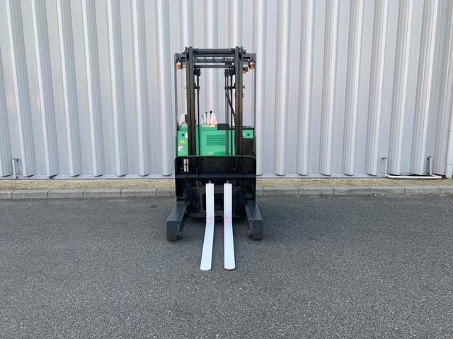 トヨタ  フォークリフト・型式7FBR15・燃料タイプバッテリー・最大荷重1.5t・最大揚高3.5m・マストの種類2段 公道走行可 5,236h(4枚目)