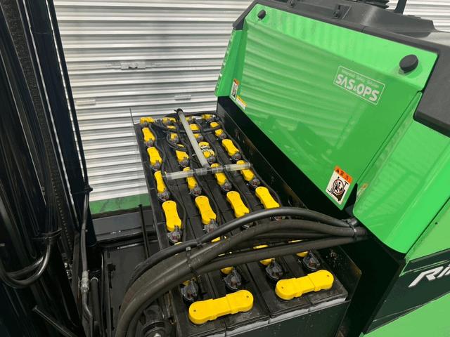 トヨタ 　フォークリフト・型式８ＦＢＲ１５・燃料タイプバッテリー・荷重１．４５ｔ・揚高３．０Ｍ・マスト２段・アタッチメントサイドシフト　公道走行可　アワーメーター６３５１ｈ（15枚目）