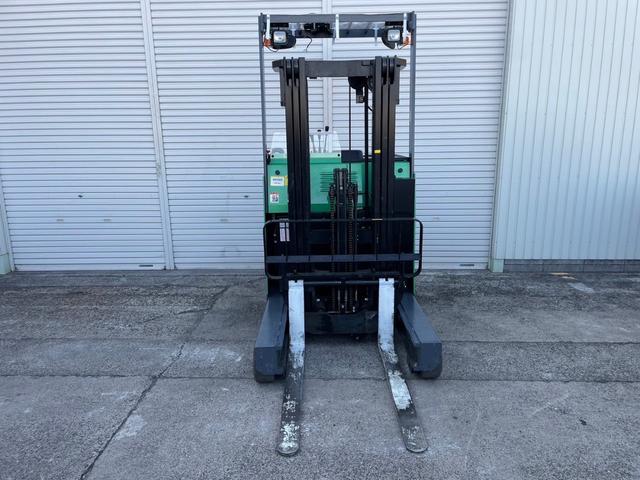 トヨタ 　フォークリフト・型式７ＦＢＲ１５・燃料タイプバッテリー・最大荷重１．５ｔ・最大揚高４．０ｍ・マストの種類３段フルフリー　公道走行可　アワーメーター１０７００ｈ（5枚目）