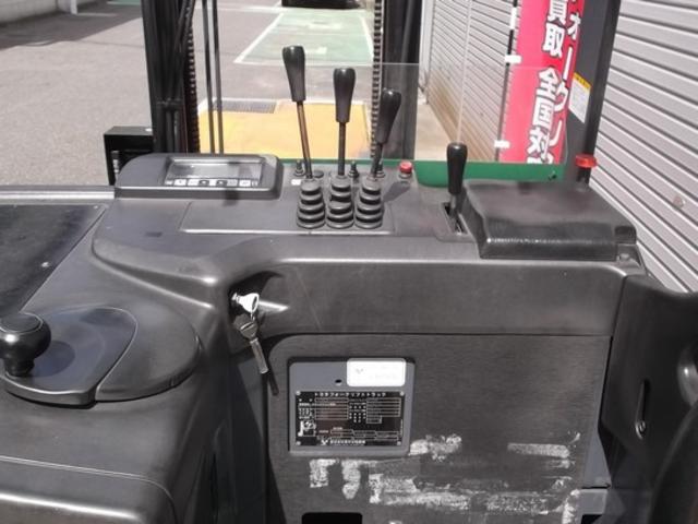トヨタ  フォークリフト・型式7FBR15・燃料タイプバッテリー・最大荷重1.5t・最大揚高3.0m・マストの種類2段 公道走行可 アワーメーター11020h(6枚目)