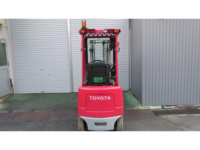 トヨタ  フォークリフト・型式3FB9・燃料タイプバッテリー・最大荷重0.8t・最大揚高3.0m・マストの種類2段・フォークシフターYJKL-VA331 公道走行可 6,611h(7枚目)