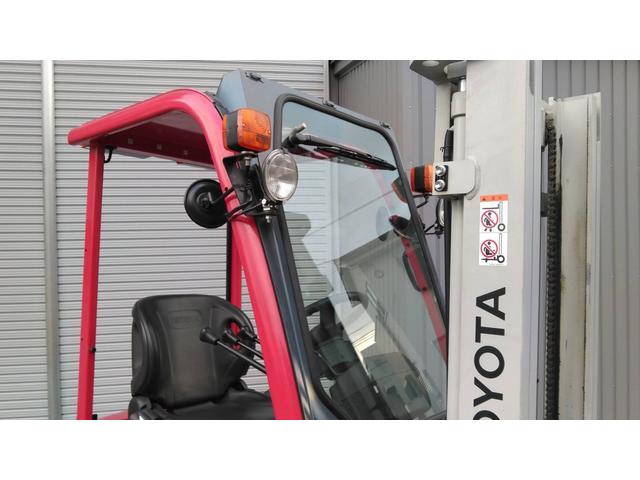 トヨタ  フォークリフト・型式3FB9・燃料タイプバッテリー・最大荷重0.8t・最大揚高3.0m・マストの種類2段・フォークシフターYJKL-VA331 公道走行可 6,611h(9枚目)