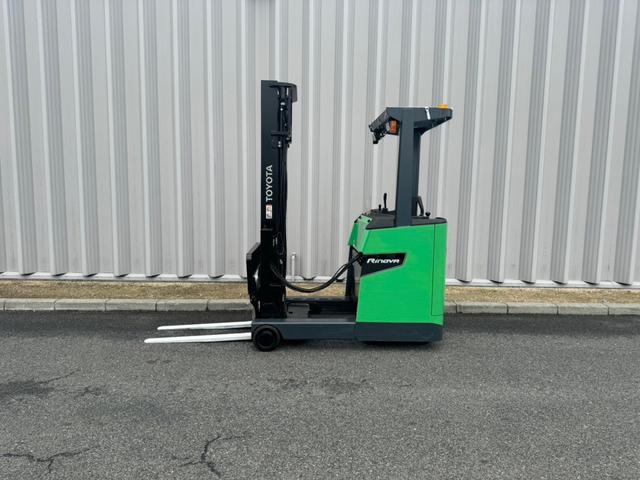 トヨタ  フォークリフトの型式8FBRS15・燃料タイプバッテリー・荷重1.5t・揚高4.0m・マストの種類2段・アタッチメント名と型式なし 公道走行可 9,890h(3枚目)