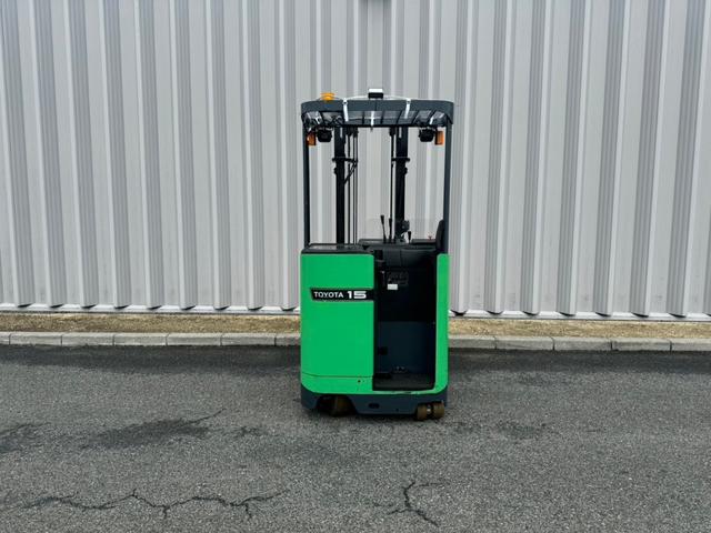 トヨタ  フォークリフトの型式8FBRS15・燃料タイプバッテリー・荷重1.5t・揚高4.0m・マストの種類2段・アタッチメント名と型式なし 公道走行可 9,890h(4枚目)