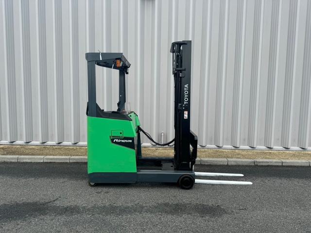 トヨタ  フォークリフトの型式8FBRS15・燃料タイプバッテリー・荷重1.5t・揚高4.0m・マストの種類2段・アタッチメント名と型式なし 公道走行可 9,890h(5枚目)
