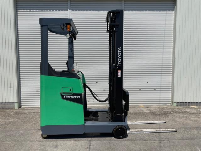 トヨタ  フォークリフトの型式8FBR15・燃料タイプバッテリー・荷重1.5t・揚高4.0m・マストの種類2段・アタッチメント名と型式なし 公道走行可 11,289h(4枚目)