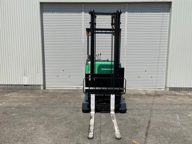 トヨタ  フォークリフトの型式8FBR15・燃料タイプバッテリー・荷重1.5t・揚高4.0m・マストの種類2段・アタッチメント名と型式なし 公道走行可 11,289h(5枚目)