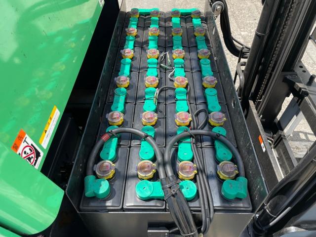トヨタ  フォークリフトの型式8FBR15・燃料タイプバッテリー・荷重1.5t・揚高4.0m・マストの種類2段・アタッチメント名と型式なし 公道走行可 11,289h(14枚目)