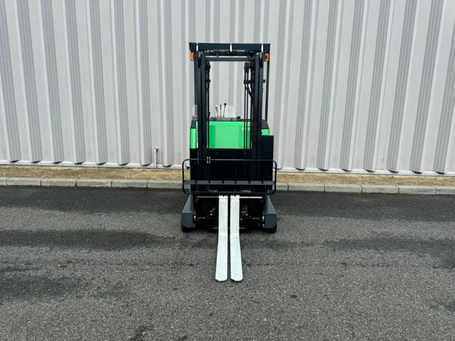 トヨタ  フォークリフトの型式8FBR15・燃料タイプバッテリー・荷重1.5t・揚高3.0m・マストの種類2段・アタッチメント名と型式なし 公道走行可 14,452h(5枚目)