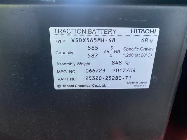 トヨタ 　フォークリフト型式８ＦＢ２５・燃料タイプバッテリー・荷重２ｔ・揚高	４．３ｍ・マストの種類３段フルフリー段・アタッチメント名サイドシフト　公道走行可　アワーメーター４９９５ｈ（13枚目）