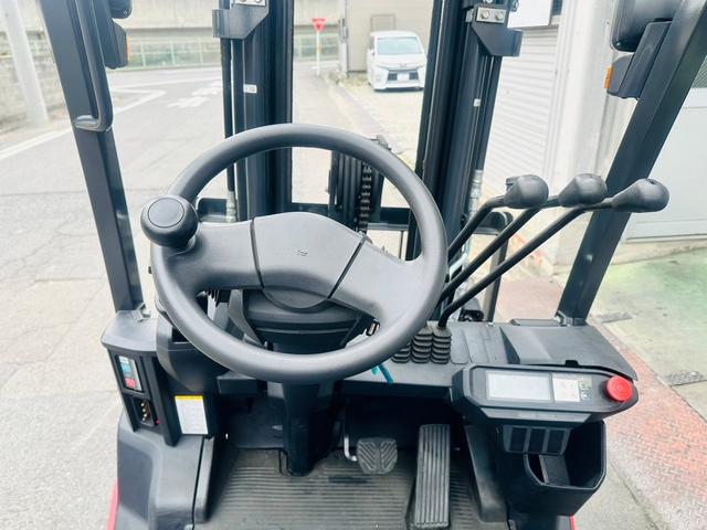 日本 ニチユフォークリフト・FB15P-80-3F430SF・燃料タイプバッテリー・バッテリーカウンター・最大荷重1.4t 最大揚高4.3m・3段フルフリー・サイドシフト 公道走行可(7枚目)