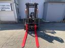 日本 　ニチユフォークリフト型式ＦＢ２５Ｐ－８０－３Ｆ４３０ＳＦ・燃料タイプバッテリー・荷重２．４ｔ・揚高	４．３ｍ・マストの種類３段フルフリー・サイドシフト（4枚目）