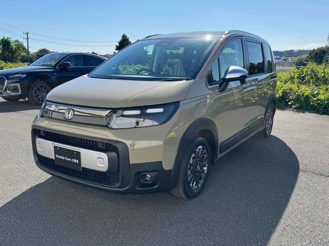 フリード クロスター フロントグリル フロントグリルエンブレム クリアランスソナー オートクルーズコントロール レーンアシスト 衝突被害軽減システム 両側電動スライドドア LEDヘッドランプ ヘッドライトウォッシャー(2枚目)