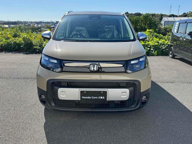 フリード クロスター フロントグリル フロントグリルエンブレム クリアランスソナー オートクルーズコントロール レーンアシスト 衝突被害軽減システム 両側電動スライドドア LEDヘッドランプ ヘッドライトウォッシャー(3枚目)