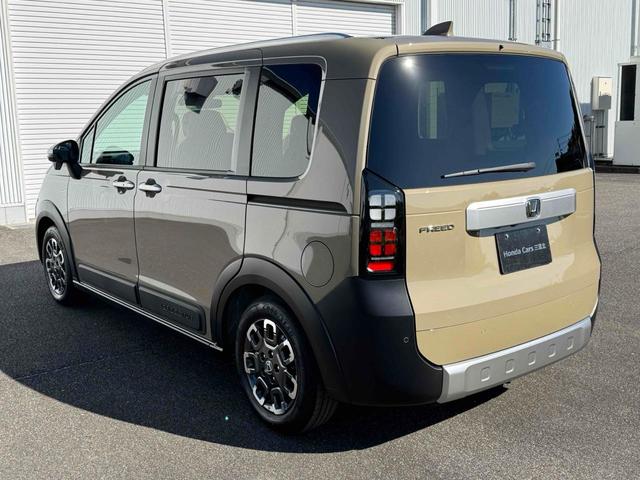 フリード クロスター フロントグリル フロントグリルエンブレム クリアランスソナー オートクルーズコントロール レーンアシスト 衝突被害軽減システム 両側電動スライドドア LEDヘッドランプ ヘッドライトウォッシャー(8枚目)