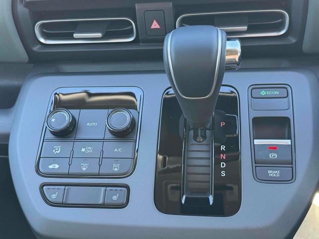 フリード クロスター フロントグリル フロントグリルエンブレム クリアランスソナー オートクルーズコントロール レーンアシスト 衝突被害軽減システム 両側電動スライドドア LEDヘッドランプ ヘッドライトウォッシャー(15枚目)