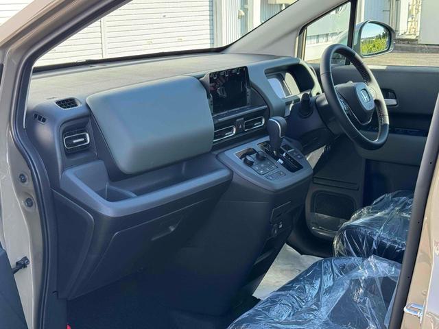 フリード クロスター フロントグリル フロントグリルエンブレム クリアランスソナー オートクルーズコントロール レーンアシスト 衝突被害軽減システム 両側電動スライドドア LEDヘッドランプ ヘッドライトウォッシャー(18枚目)