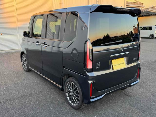 Ｎ－ＢＯＸカスタム ターボ　両側電動スライドドア　ナビ　ＴＶ　クリアランスソナー　オートクルーズコントロール　衝突被害軽減システム　ＬＥＤヘッドランプ　スマートキー　アイドリングストップ　シートヒーター　ベンチシート　ＣＶＴ（8枚目）