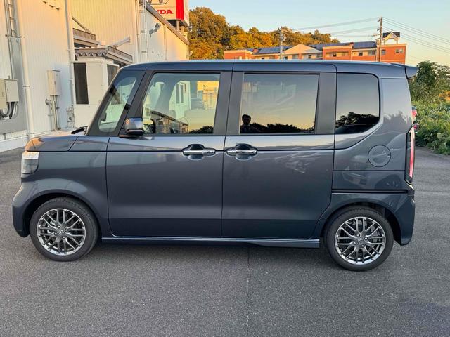 Ｎ－ＢＯＸカスタム ターボ　両側電動スライドドア　ナビ　ＴＶ　クリアランスソナー　オートクルーズコントロール　衝突被害軽減システム　ＬＥＤヘッドランプ　スマートキー　アイドリングストップ　シートヒーター　ベンチシート　ＣＶＴ（9枚目）