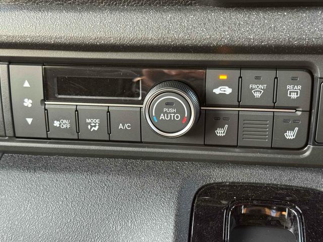 Ｎ－ＢＯＸカスタム ターボ　両側電動スライドドア　ナビ　ＴＶ　クリアランスソナー　オートクルーズコントロール　衝突被害軽減システム　ＬＥＤヘッドランプ　スマートキー　アイドリングストップ　シートヒーター　ベンチシート　ＣＶＴ（13枚目）