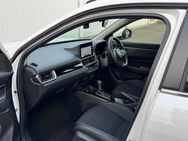 ＷＲ－Ｖ Ｚ＋　９インチ純正ナビ　社外前後ドラレコ　ＥＴＣ　バックカメラ　クリアランスソナー　オートクルーズコントロール　レーンアシスト　衝突被害軽減システム　ＬＥＤヘッドランプ　アルミホイール（16枚目）