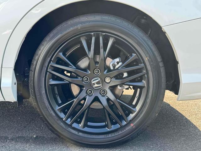 オデッセイハイブリッド ｅ：ＨＥＶアブソルート・ＥＸブラックエディション　ハイブリッド　両側電動スライドドア　クリアランスソナー　オートクルーズコントロール　レーンアシスト　衝突被害軽減システム　ＬＥＤヘッドランプ　電動リアゲート　スマートキー　ＣＶＴ　盗難防止システム（12枚目）