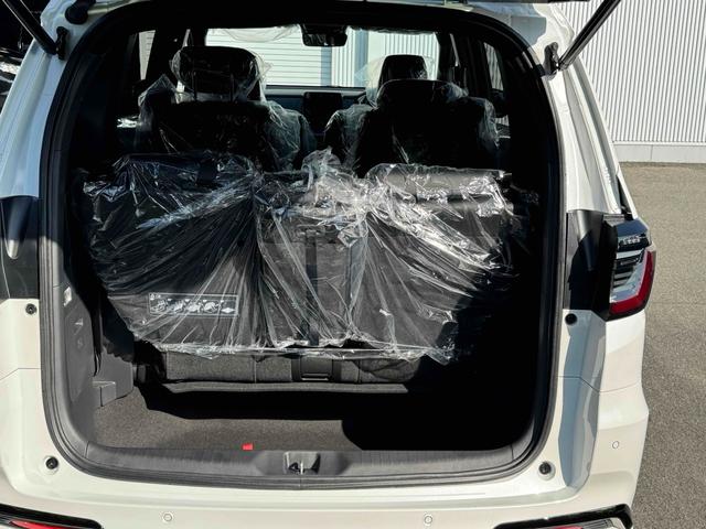 オデッセイハイブリッド ｅ：ＨＥＶアブソルート・ＥＸブラックエディション　ハイブリッド　両側電動スライドドア　クリアランスソナー　オートクルーズコントロール　レーンアシスト　衝突被害軽減システム　ＬＥＤヘッドランプ　電動リアゲート　スマートキー　ＣＶＴ　盗難防止システム（17枚目）